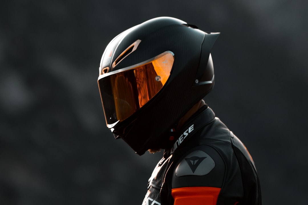 découvrez notre sélection des meilleurs casques de moto pour une sécurité optimale et un confort inégalé lors de vos trajets.