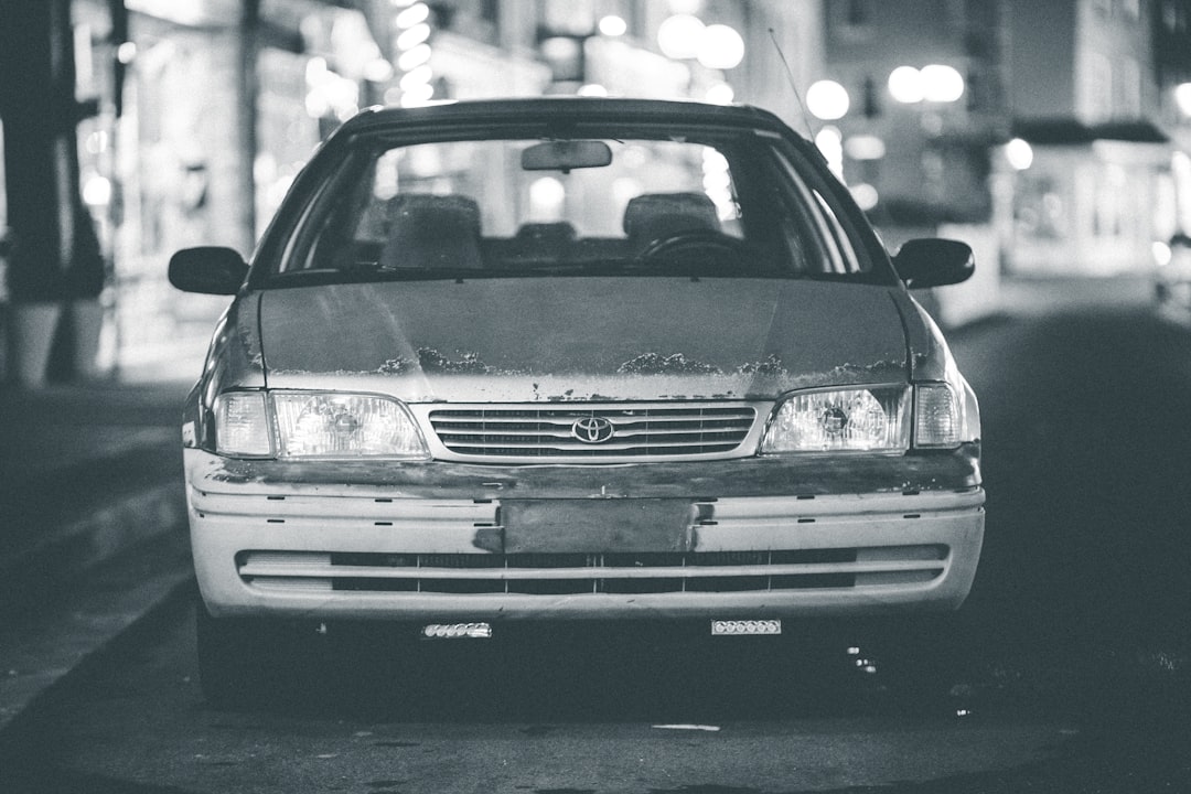 découvrez les conséquences et pénalités liées à une assurance voiture expirée, ainsi que nos conseils pour éviter les amendes et rester assuré en toute légalité.