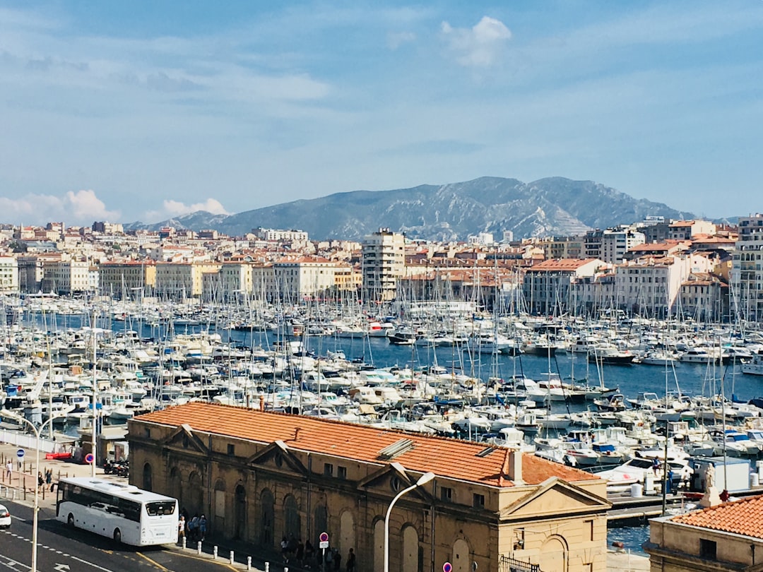 réservez votre hôtel à marseille facilement et rapidement. découvrez les meilleures offres, hôtels confortables et emplacements idéals pour un séjour réussi dans la cité phocéenne.