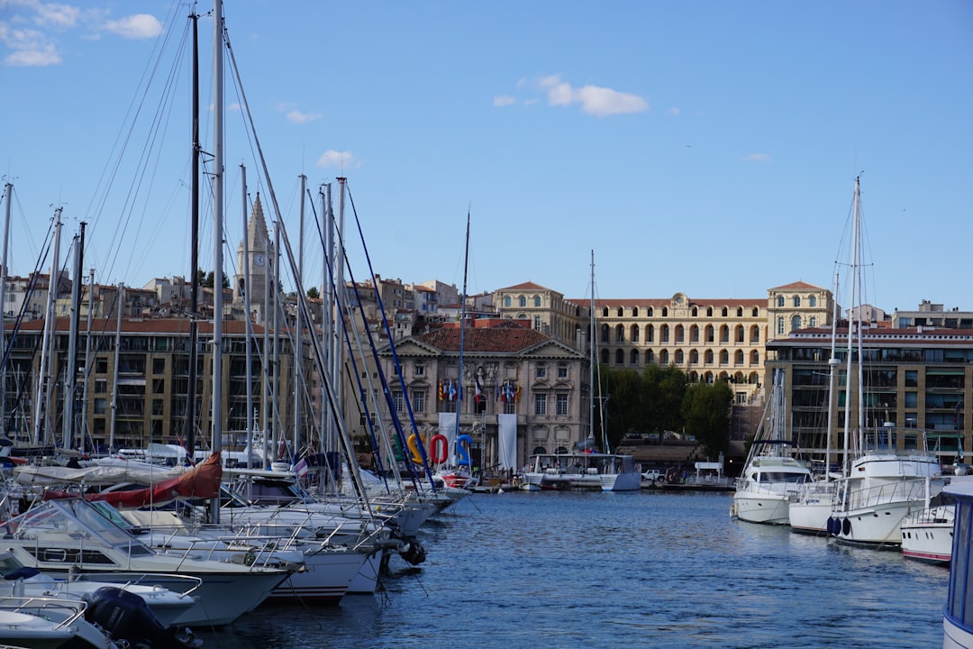 réservez votre hôtel à marseille facilement et profitez des meilleures offres pour un séjour inoubliable au cœur de la cité phocéenne.