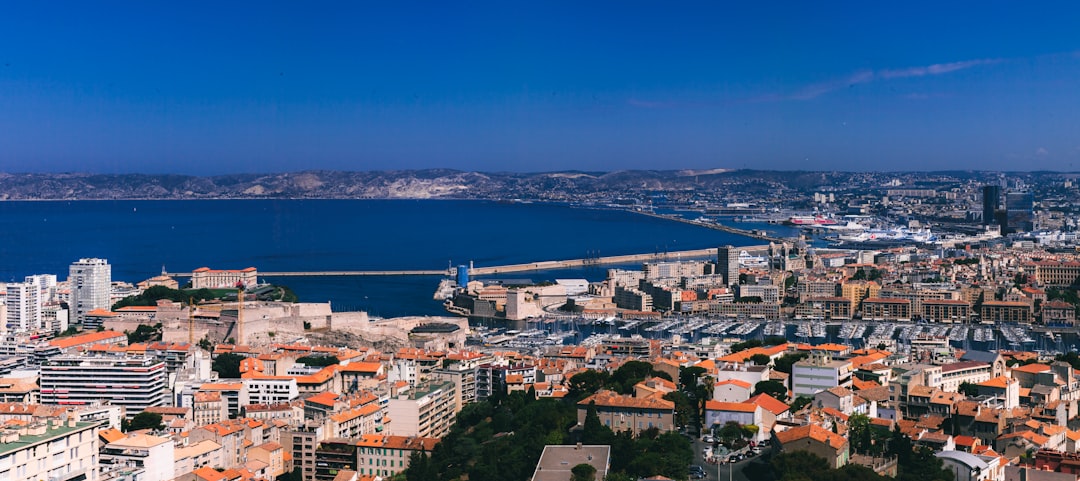 découvrez les meilleurs hôtels à marseille, alliant confort, charme et proximité des attractions phares pour un séjour inoubliable dans la cité phocéenne.