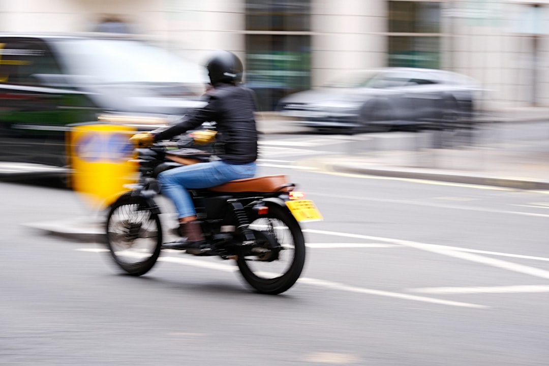 obtenez une assurance cyclomoteur 2025 adaptée à vos besoins. comparez les offres, bénéficiez de garanties complètes et roulez en toute sécurité avec notre service d'assurance moped.