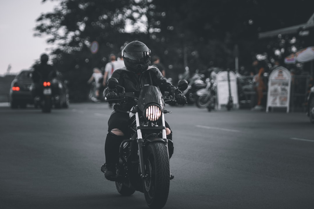 service de récupération et dépannage de motos rapide et professionnel, disponible 24h/24 pour vous aider en cas de panne ou accident.