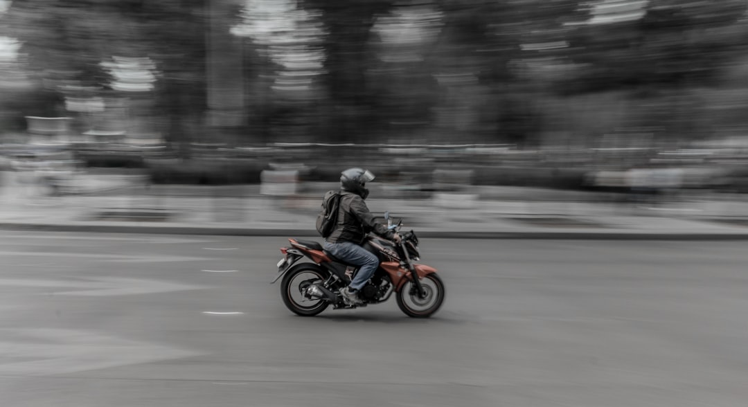 service de récupération moto rapide et fiable, disponible 24h/24 pour vous dépanner en cas de panne ou d'accident.